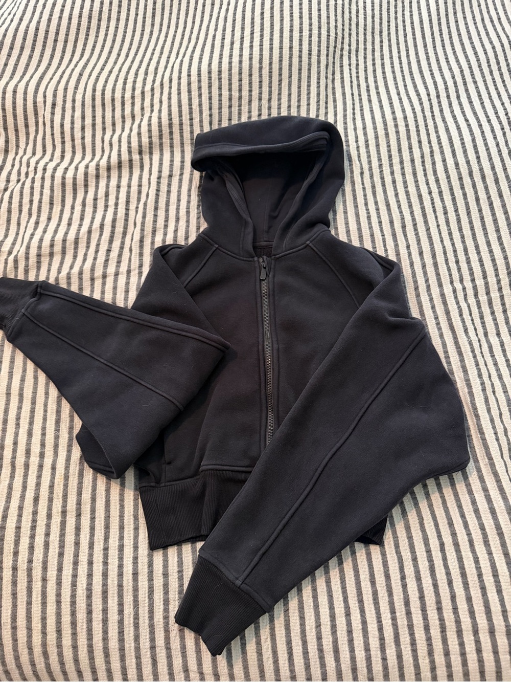 Lululemon Scuba Cropped Hoodie